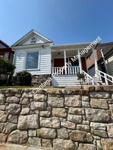 Building Photo - 917 W Woolman St