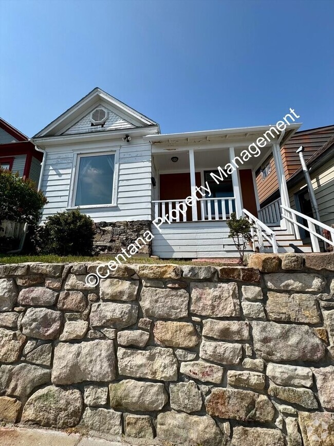 Building Photo - 917 W Woolman St