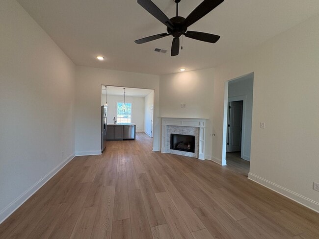 Building Photo - 486 Sunflower St