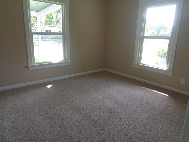 Foto del edificio - 324 Azalea St