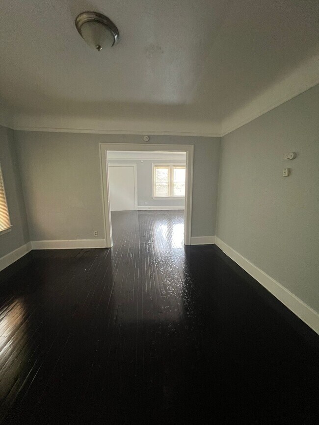 Foto del edificio - 3444 Bedford St