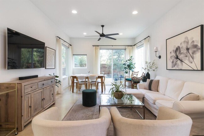 Foto del edificio - 6305 Hergotz Ln