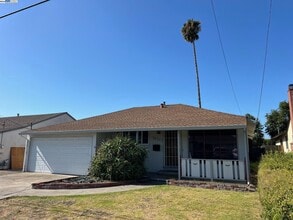 Building Photo - 14533 Acacia St