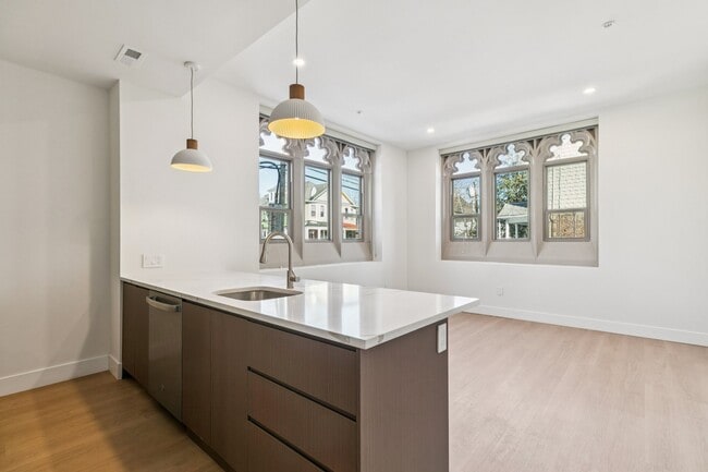 Building Photo - The Bellmere