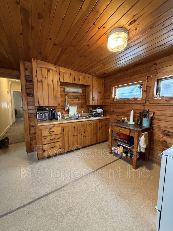 Building Photo - 68-70 North Union Street - #3 Rear