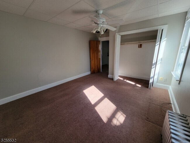 Building Photo - 43 Miller St