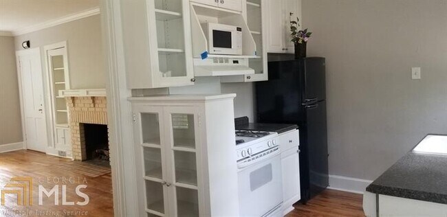 Foto del edificio - 3644 Kingsboro Rd NE