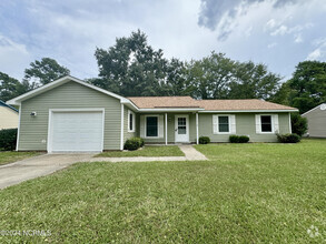 Building Photo - 1610 RaceTrack Rd