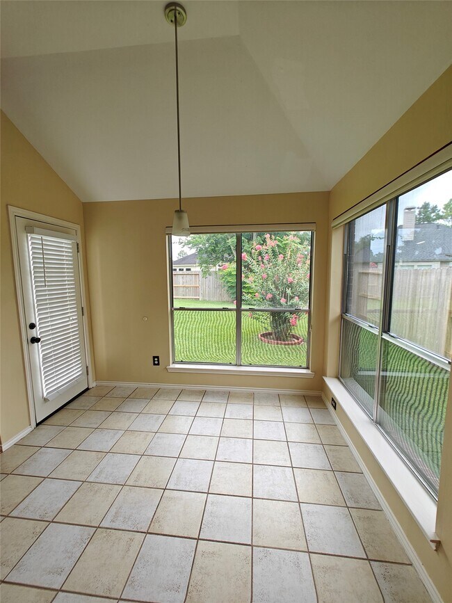 Foto del edificio - 3814 Paigewood Dr