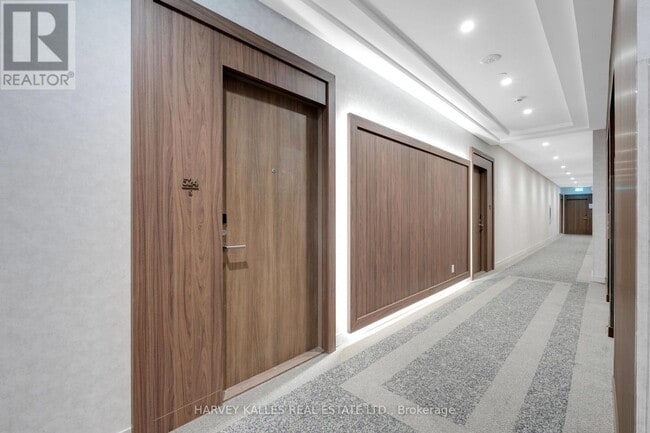 Building Photo - 8188 Yonge St