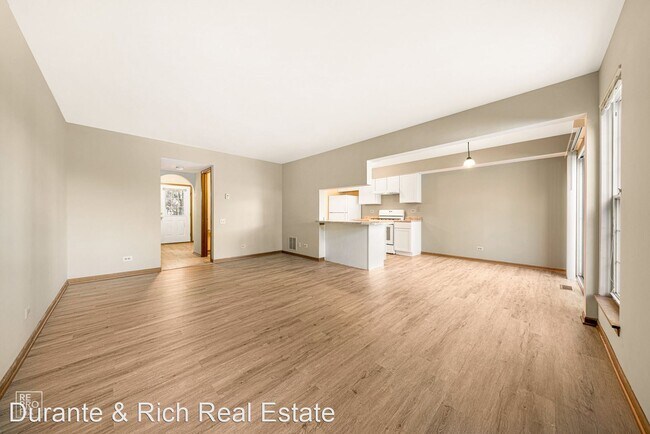 Building Photo - 3 br, 1.5 bath House - 83 St. Croix Court
