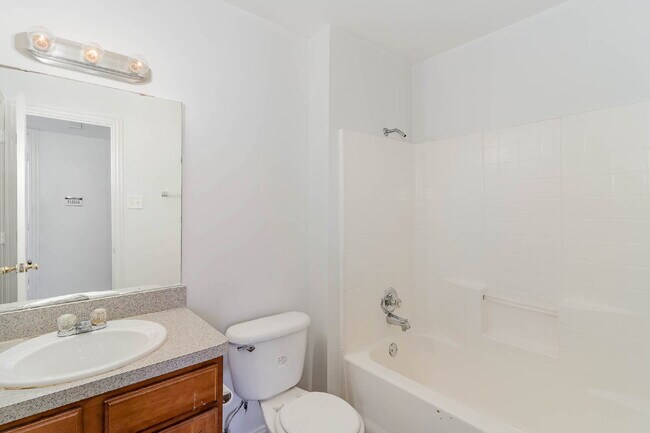 Foto del edificio - Comfort and Convenience of 3BD/2BA Duplex in Fort Worth!