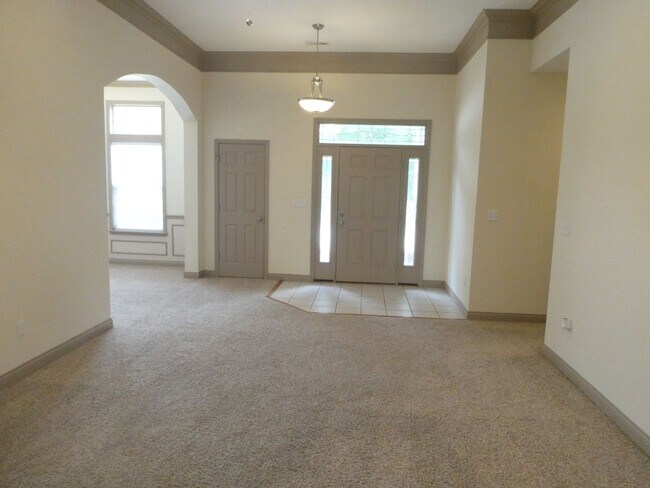Foto del edificio - 3 Bedroom House in Mill Creek Manor