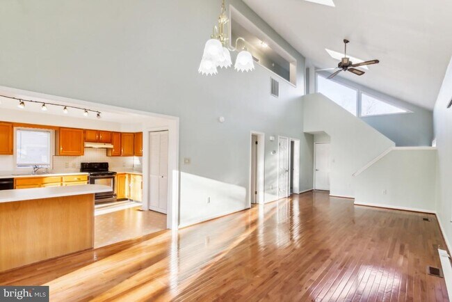 Foto del edificio - 1232 Lakeview Dr