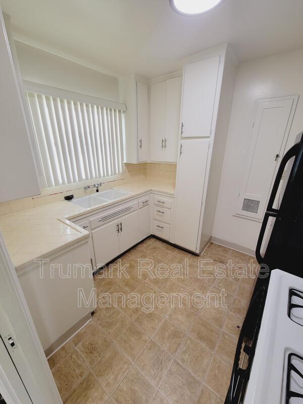 Foto del edificio - 2327 Merton Ave