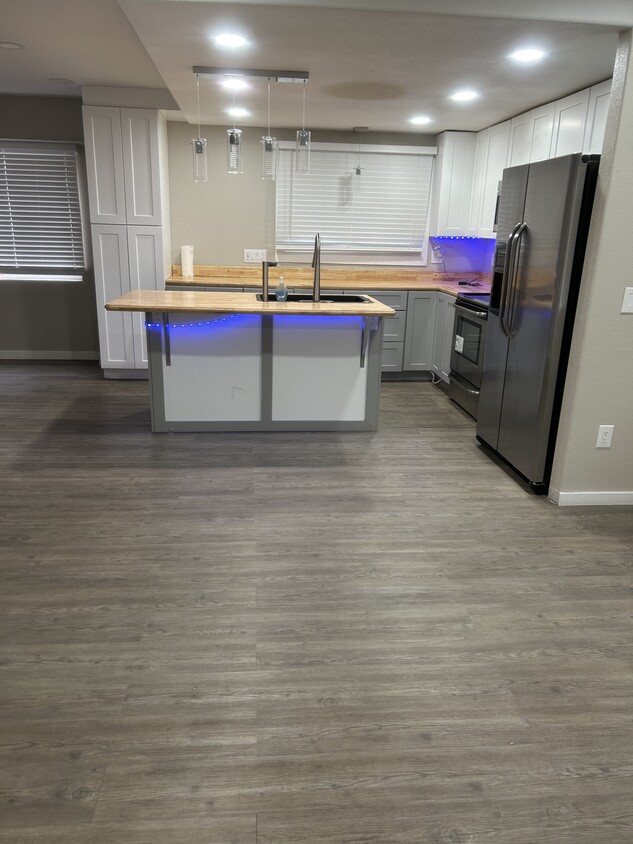 Foto principal - 10010 Columbine Ct