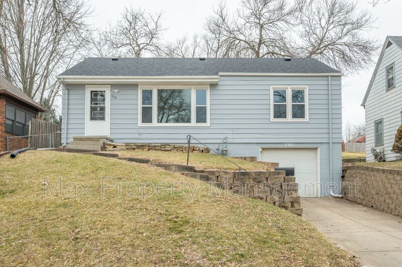 Primary Photo - 732 4th St