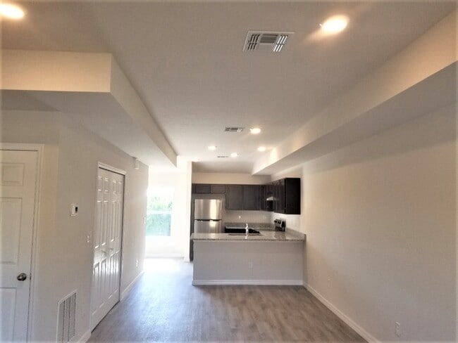 Foto del edificio - Brand New 2BR/2BA Duplex for Rent!
