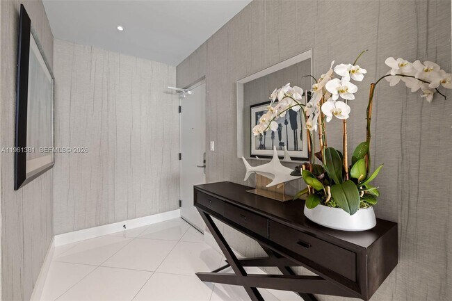 Foto del edificio - 6799 Collins Ave