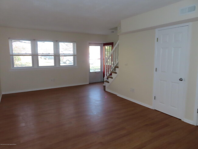 Building Photo - 46 Briar Mills Dr