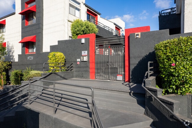 Building Photo - Heights on Superior