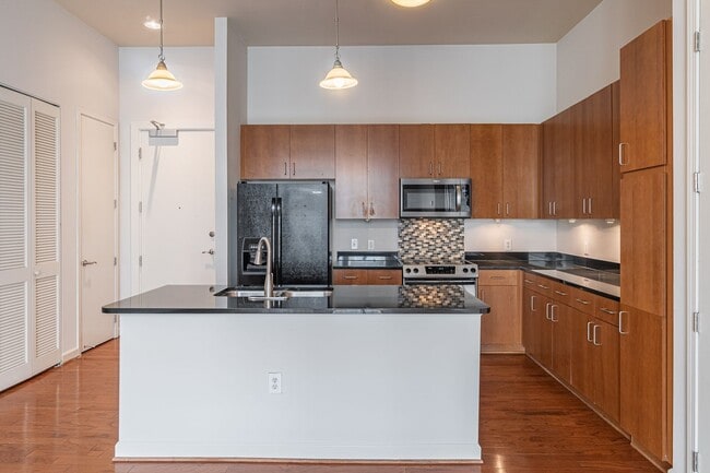 Foto del edificio - Stunning 2-bedroom, 2-bathroom condo locat...
