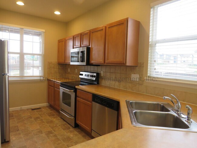 Foto del edificio - 7641 Autumn Knoll Dr