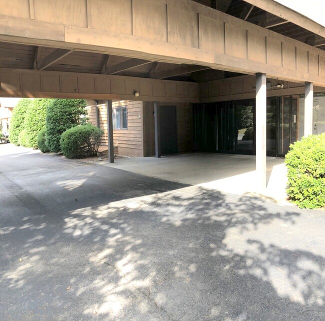 Sheltered Patio - 2145 Foxfire Rd