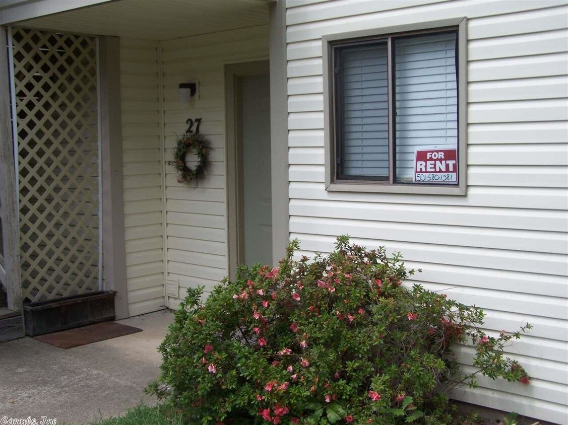 Primary Photo - 101 Pine Forest Dr