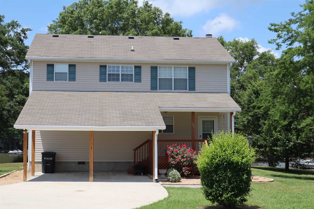 Primary Photo - 106 Shadow Lake Ln