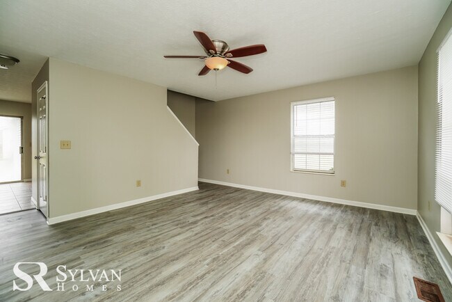 Building Photo - Come view this charming 3BR 1.5BA home