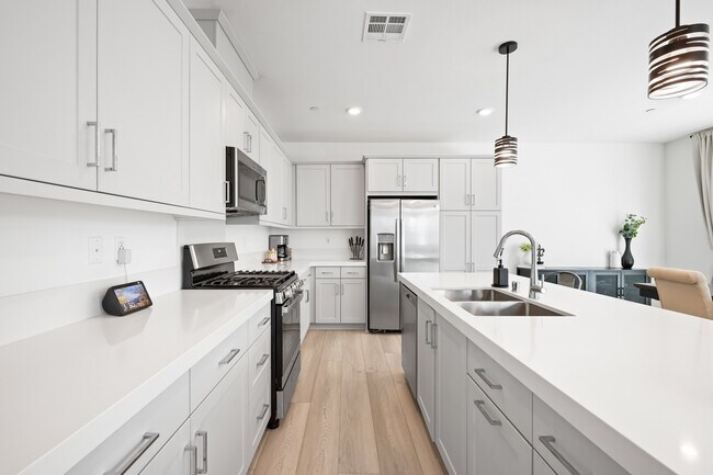Foto del edificio - 1712 Whitmore Loop