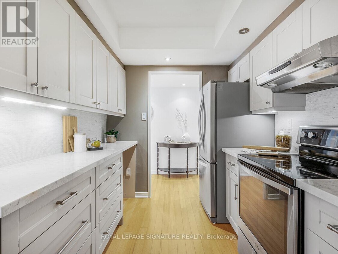 Photo principale - 2045-2045 Lake Shore Blvd W