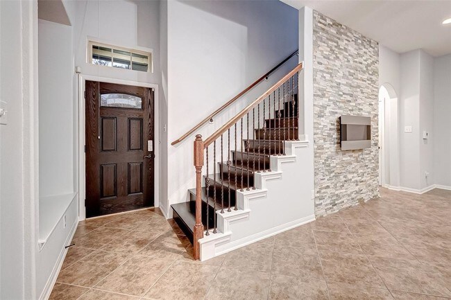 Foto del edificio - 129 Cheswood Manor Drive