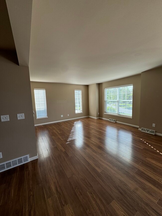 Foto del edificio - 1714 Fair Pheasant Way