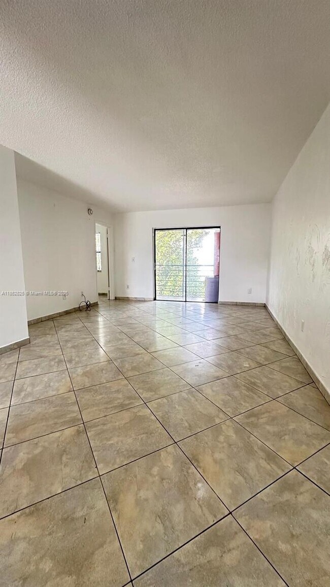 Foto del edificio - 20800 NE 8th Ct