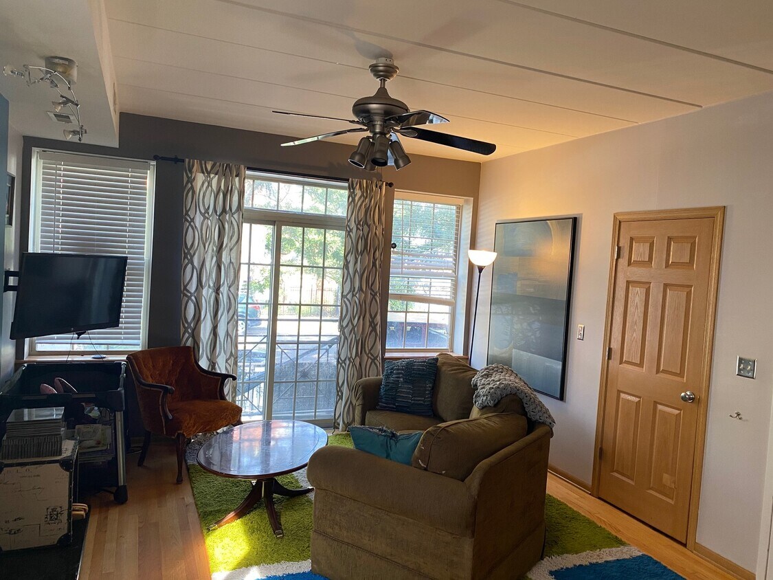 Foto principal - 1247 N Bosworth Ave