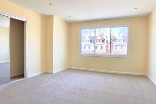 Foto del edificio - 150 E Walnut Ln
