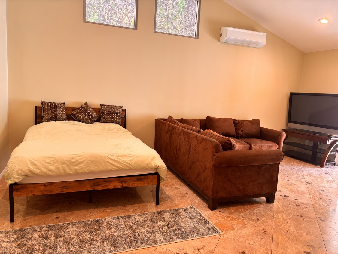 Primary Photo - 24301 Bessemer St