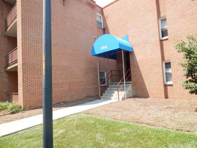 Photo - 904 Brightwood Manor Dr Apartment