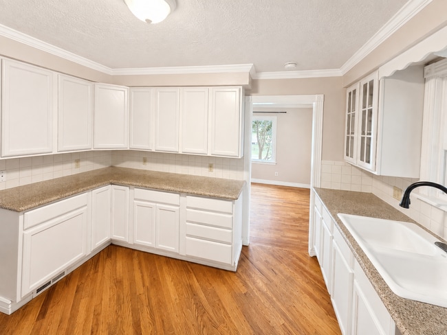 Building Photo - 723 Opal St