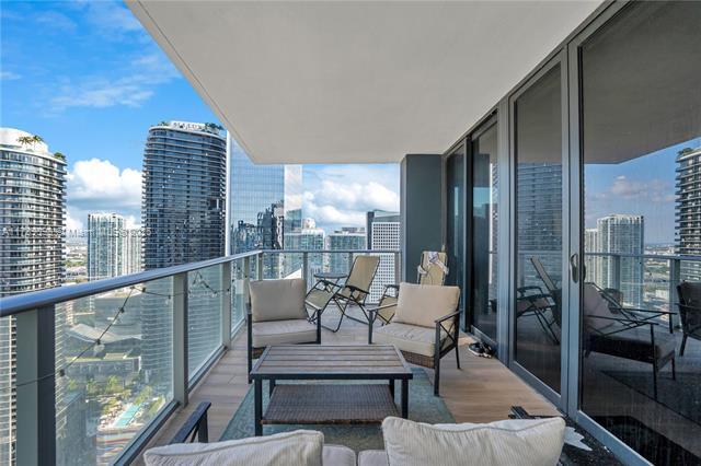 Building Photo - 1010 Brickell Ave