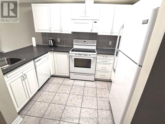 Building Photo - 234 Rideau St