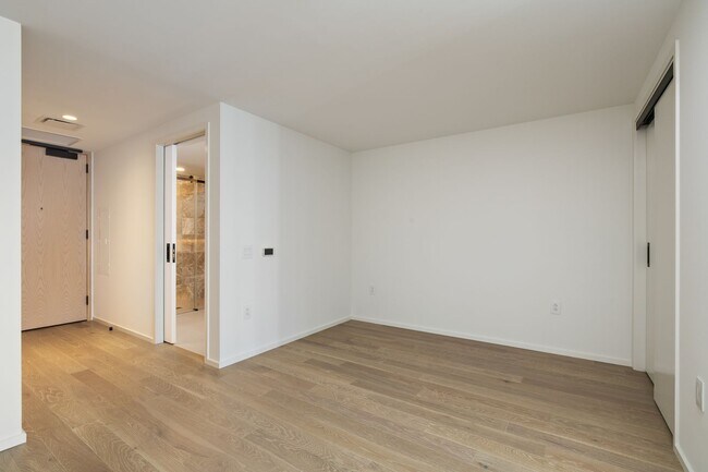 Foto del edificio - Luxury Studio Living at Park Ward Village #1708