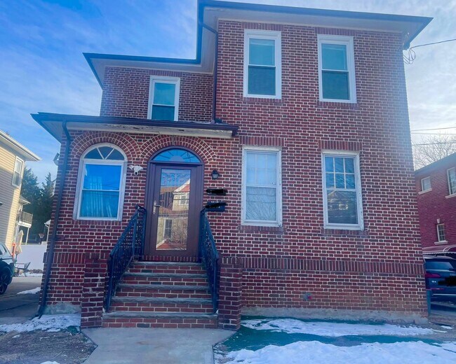 Building Photo - 215-34 36th Ave