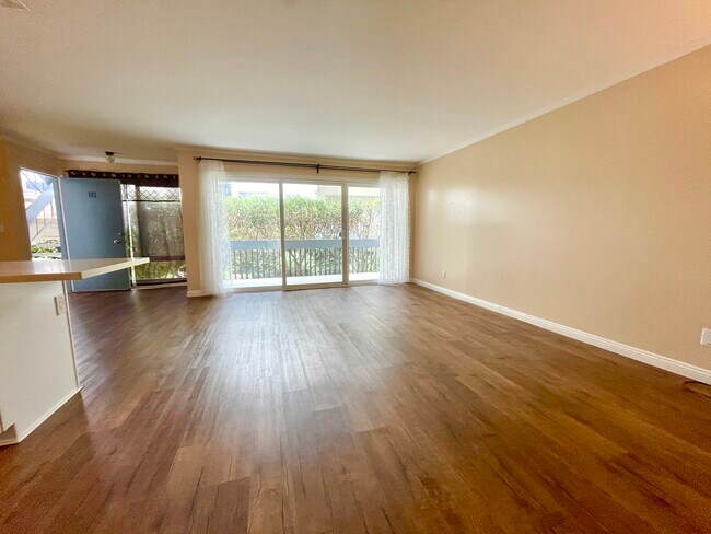 Building Photo - 812 Camino Real