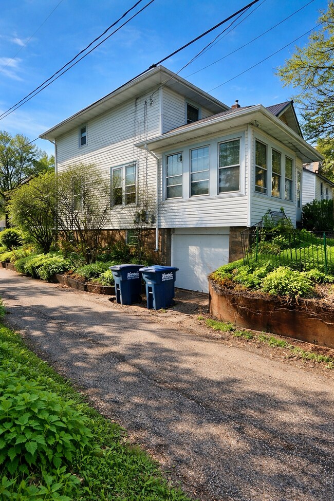 Foto del edificio - AVAILABLE JUNE 1st - Great 4 Bed, 1 Bath in East Duluth!