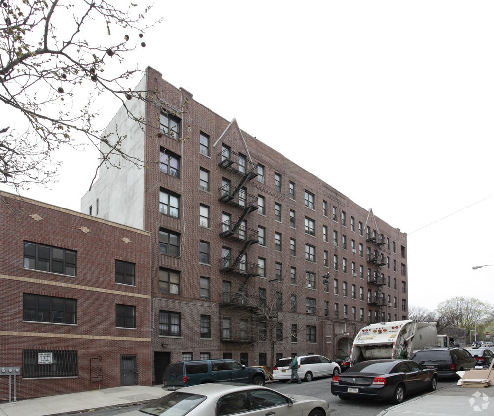 Building Photo - 1920 Union St