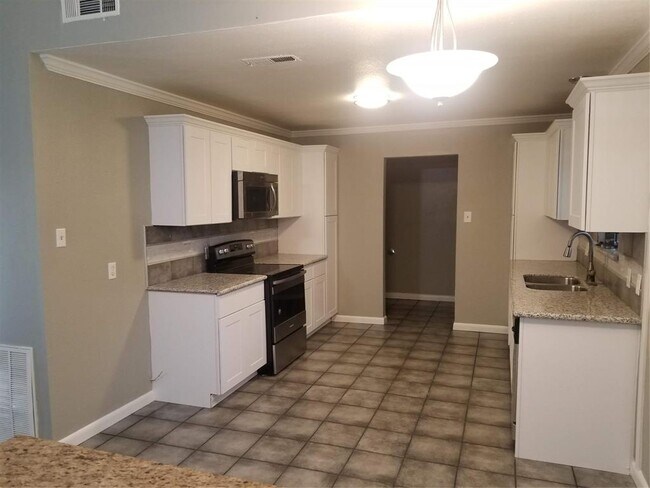 Building Photo - 4126 Dragonwick Dr