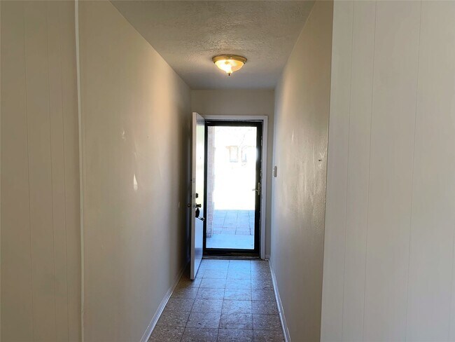 Foto del edificio - 13611 Elm Ct